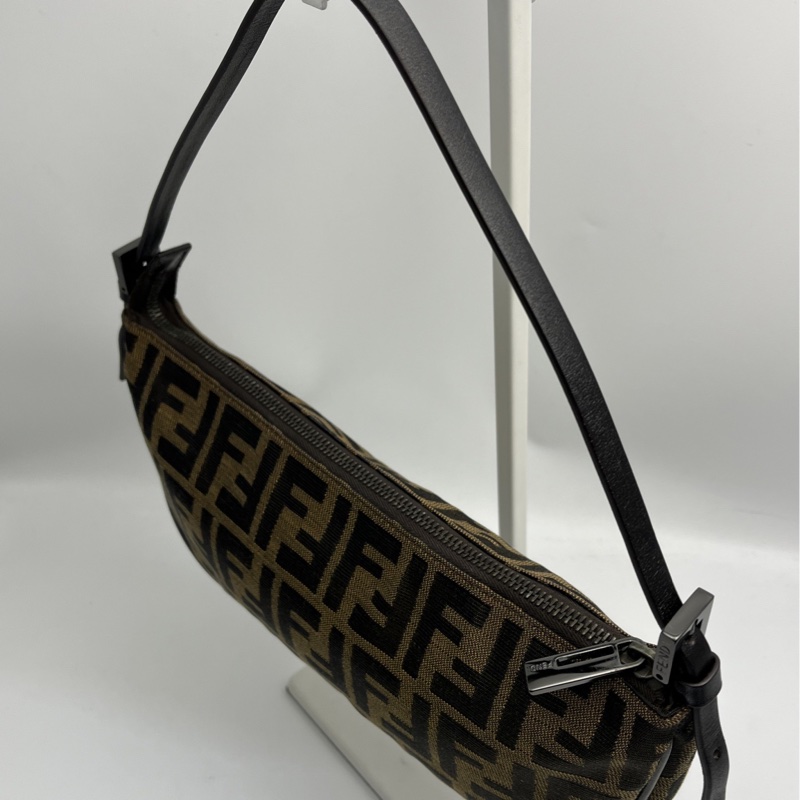 🏷️ Fendi 帆船包-3