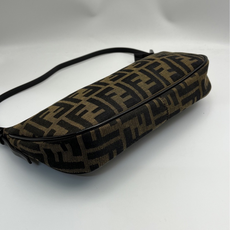 🏷️ Fendi 帆船包-6