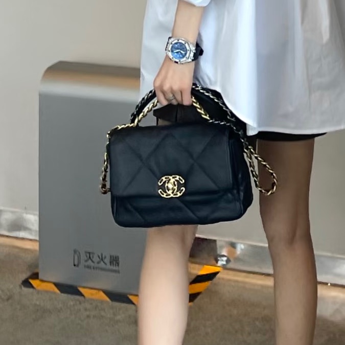 熱門大爆款❤️‍🔥99新🆕Chanel黑色小號19bag芯片款全皮包手提斜挎包-5