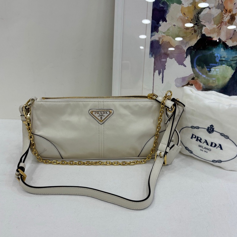 Prada油蠟皮鏈條斜挎單肩包可單肩斜挎手提，精緻優雅的可拆卸鏈條提手 99新 尺寸：11.5×寬26×長6cm-0