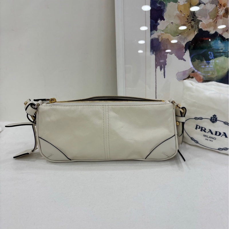 Prada油蠟皮鏈條斜挎單肩包可單肩斜挎手提，精緻優雅的可拆卸鏈條提手 99新 尺寸：11.5×寬26×長6cm-1
