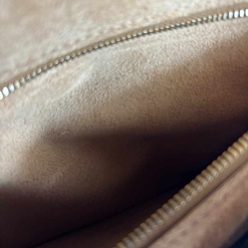 棕色 牛皮 THE ANGLE BAG 肩背包【BOTTEGA VENETA BV 寶緹嘉】 576143VMAO12151-5