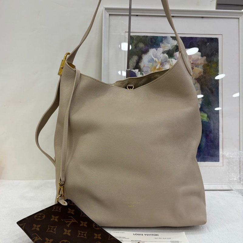 LV low key hobo 全皮米白 水桶包 99新 有購證-0