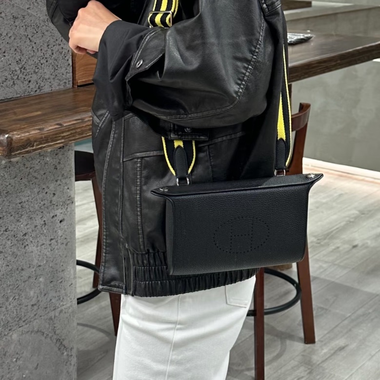 現貨商品 全新商品閒置品 台灣購證 Hermes Videpoches餐盤包-1