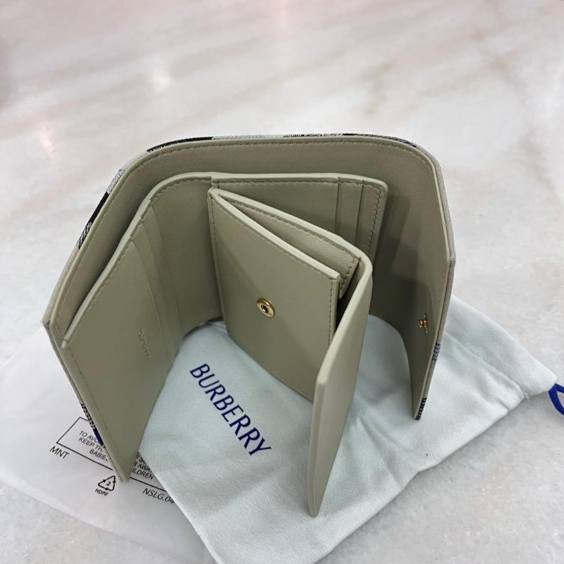 Burberry fold wallet ( Beige )-3