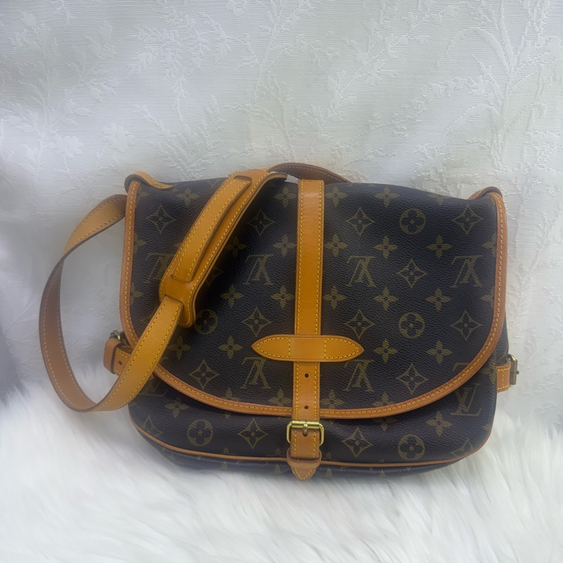 Louis Vuitton Saumur Bag-0