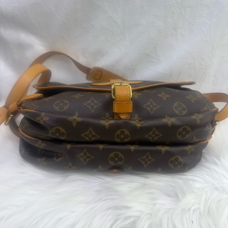 Louis Vuitton Saumur Bag-2