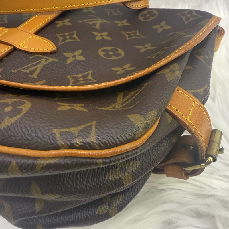 Louis Vuitton Saumur Bag-15