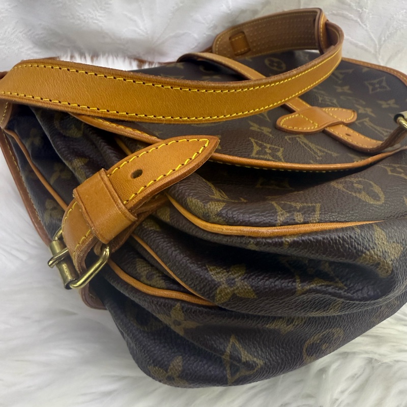 Louis Vuitton Saumur Bag-16