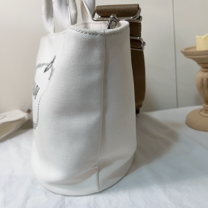 ෆ Prada 子母菜籃子包-11