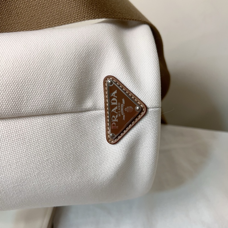 ෆ Prada 子母菜籃子包-15
