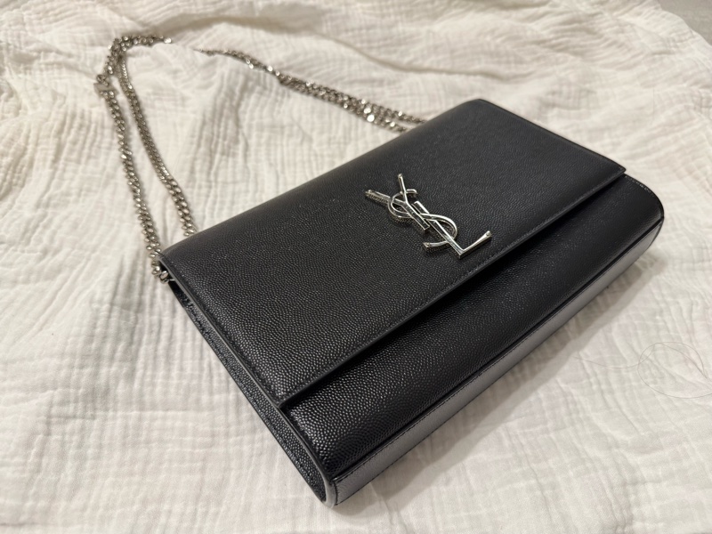 YSL YSL 銀字YSL魚子醬皮革銀鍊釦式斜背包(黑)S-1