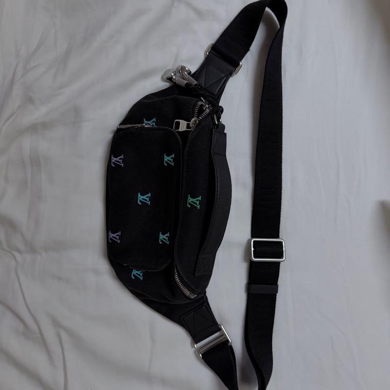 LV 刺繡牛仔限量腰包-0