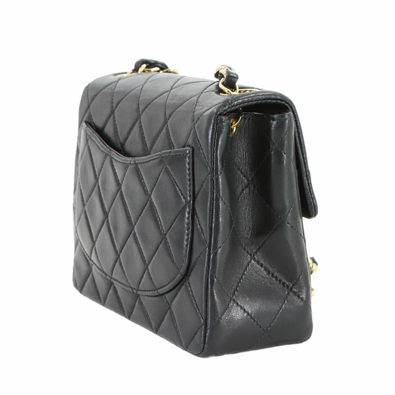 香奈兒黑色羊皮迷你絎縫鏈條肩背包，搭配金色五金配件 (A01115)-2