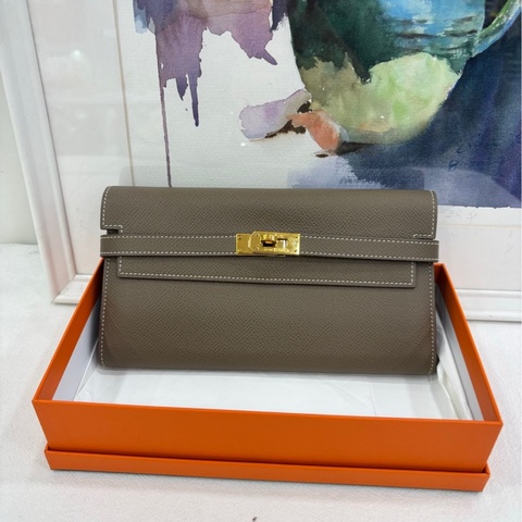 Hermes/愛馬仕 Kelly皮夾 最熱門的大象灰金扣 尺寸11.5*20.5cm U刻 配個肩帶 秒變Kelly to go ep皮