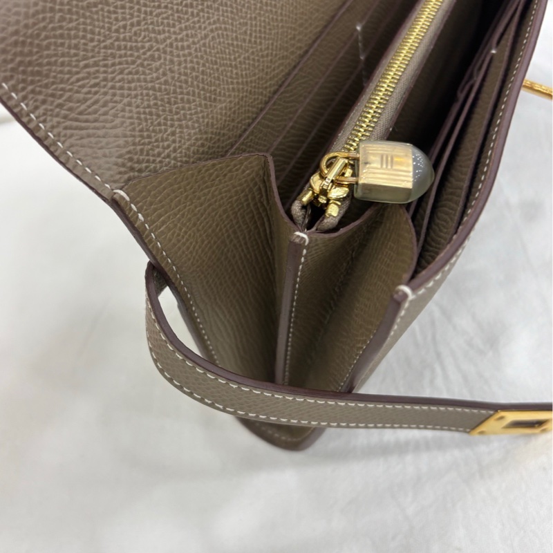 Hermes/愛馬仕 Kelly皮夾 最熱門的大象灰金扣 尺寸11.5*20.5cm U刻 配個肩帶 秒變Kelly to go ep皮-9