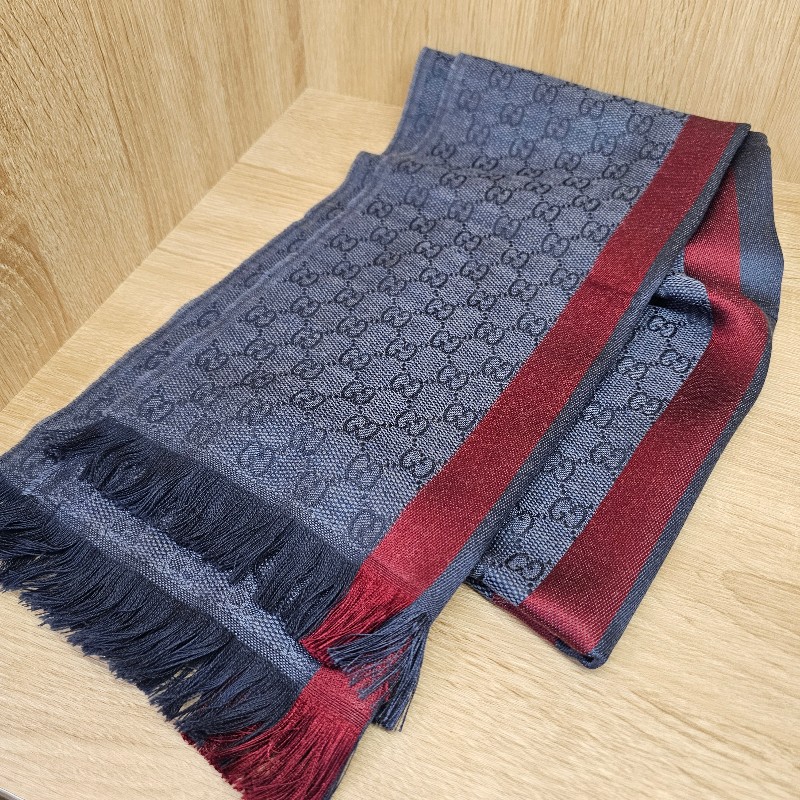 [耐看質感好品項❣️] Gucci藍底雙G深紅邊圍巾-2