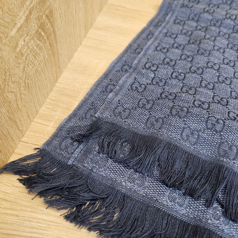 [耐看質感好品項❣️] Gucci藍底雙G深紅邊圍巾-4