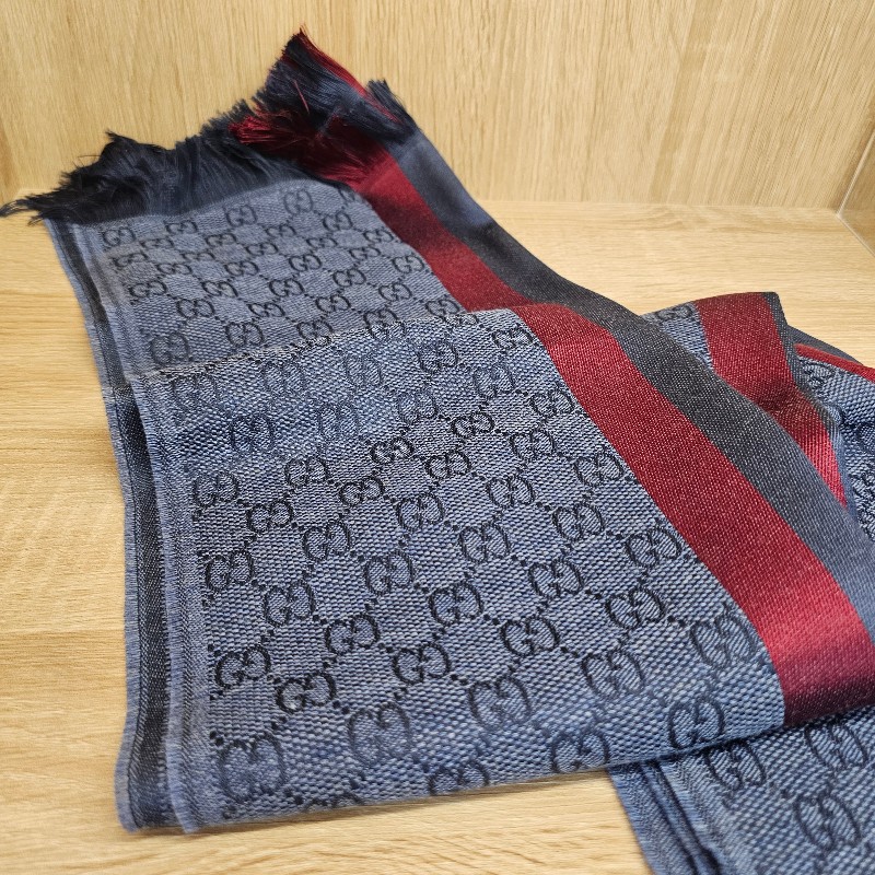 [耐看質感好品項❣️] Gucci藍底雙G深紅邊圍巾-8