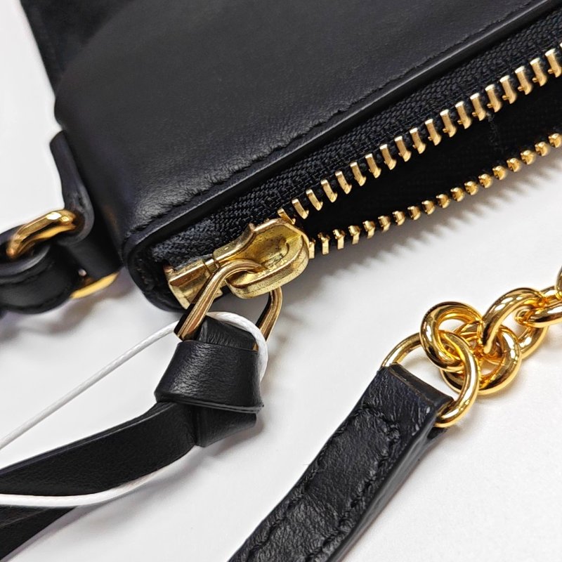 BURBERRY黑色牛皮單肩包斜挎包金色五金可拆卸肩帶-12