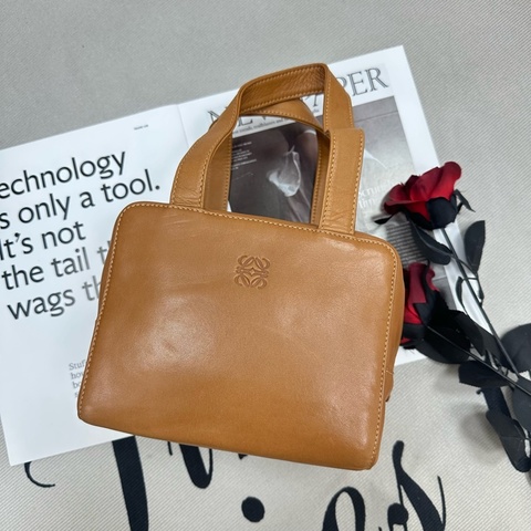 LOEWE 中古焦糖色手提方形便當包