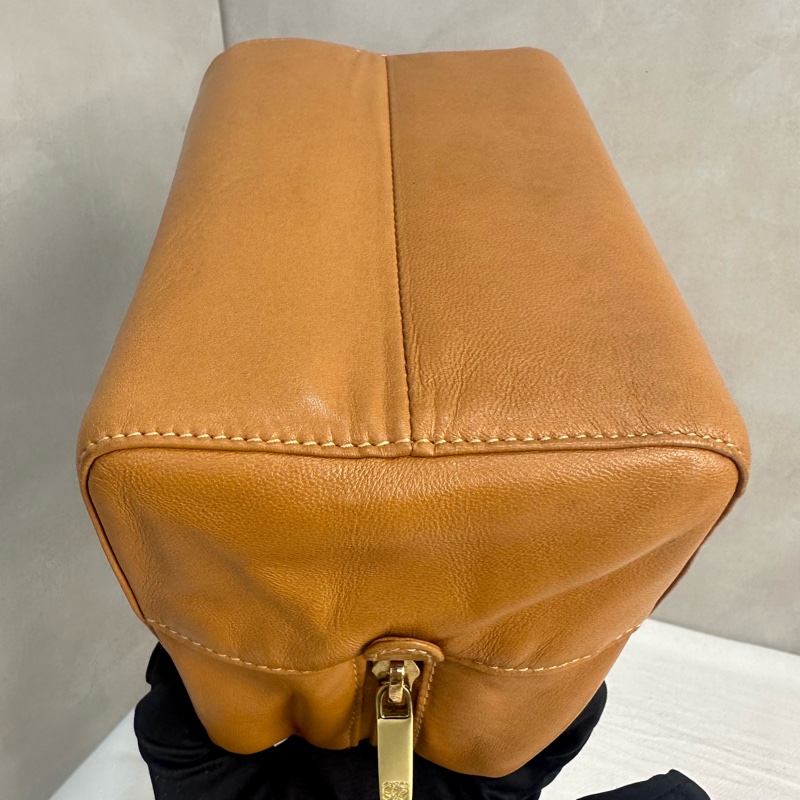 LOEWE 中古焦糖色手提方形便當包-5