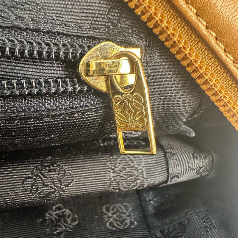 LOEWE 中古焦糖色手提方形便當包-15