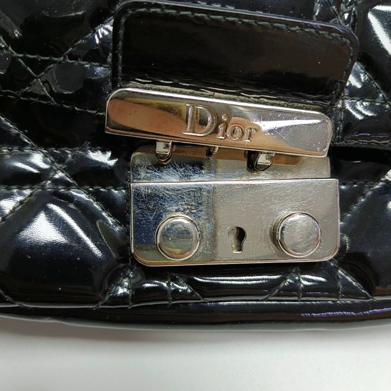 DIOR Miss Dior黑色漆皮藤格紋絎縫斜挎包銀色五金可拆卸肩帶-12
