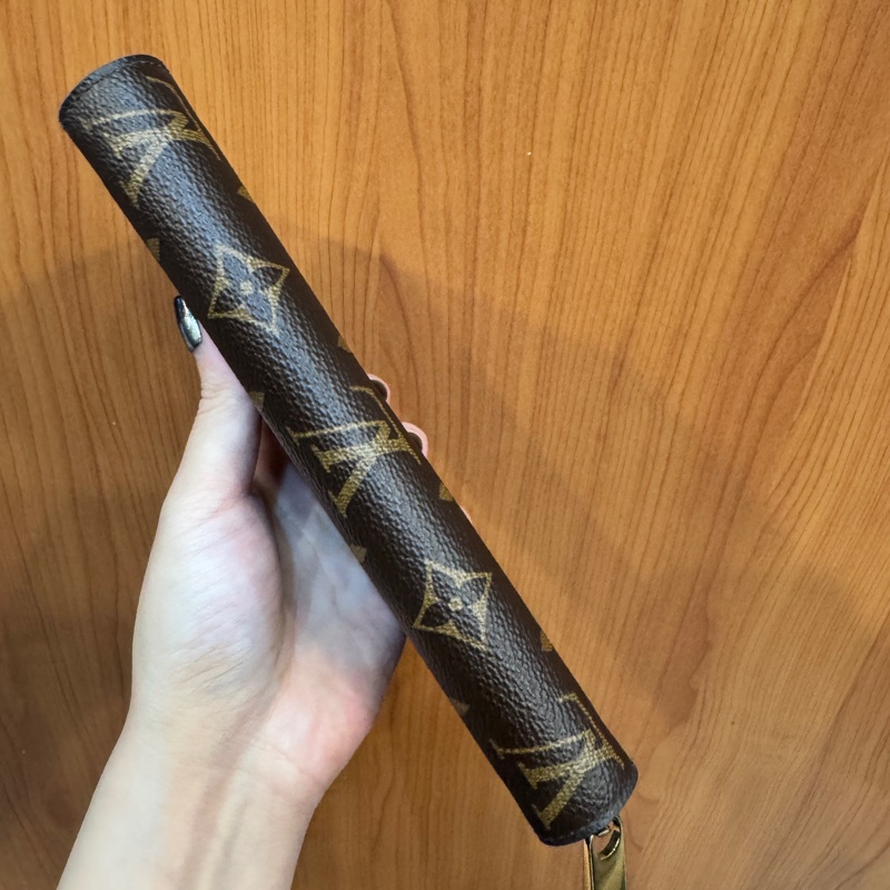 LV 老花拉鍊長夾 晶片款-5