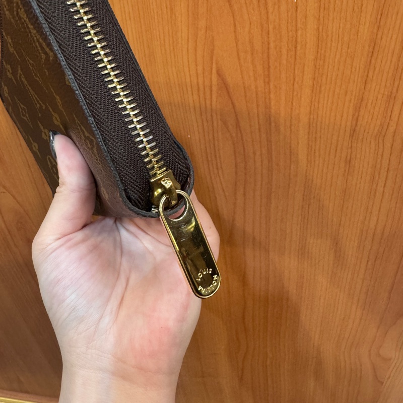 LV 老花拉鍊長夾 晶片款-6