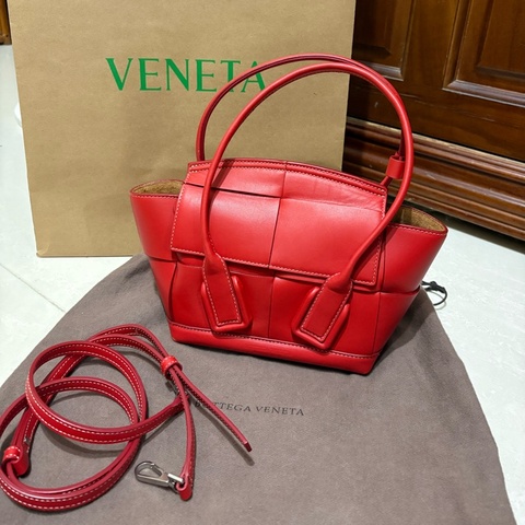 Bottega Veneta The Arco 29 手提側背包