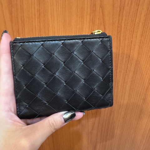 BV Bi-Fold 黑羊皮短夾