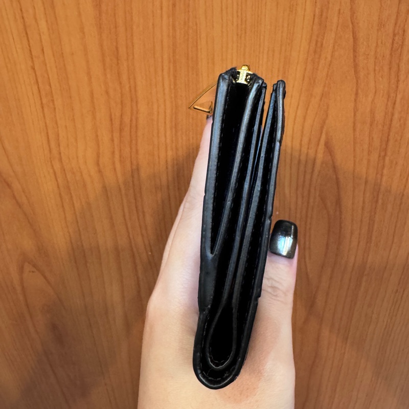 BV Bi-Fold 黑羊皮短夾-2