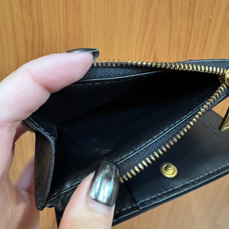 BV Bi-Fold 黑羊皮短夾-8