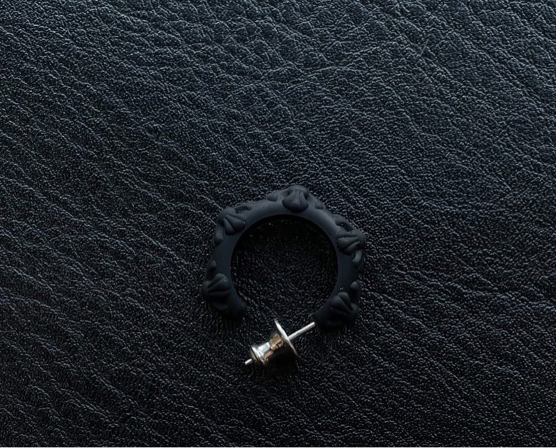 chrome Hearts 克羅心 樹酯耳環 RUBBER HOOP CROSS-1