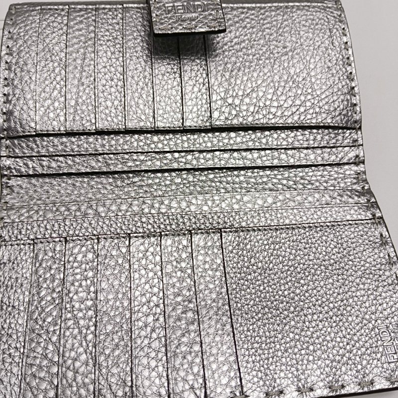 FENDI Peekaboo銀色牛皮錢包銀色五金 9.8新-6