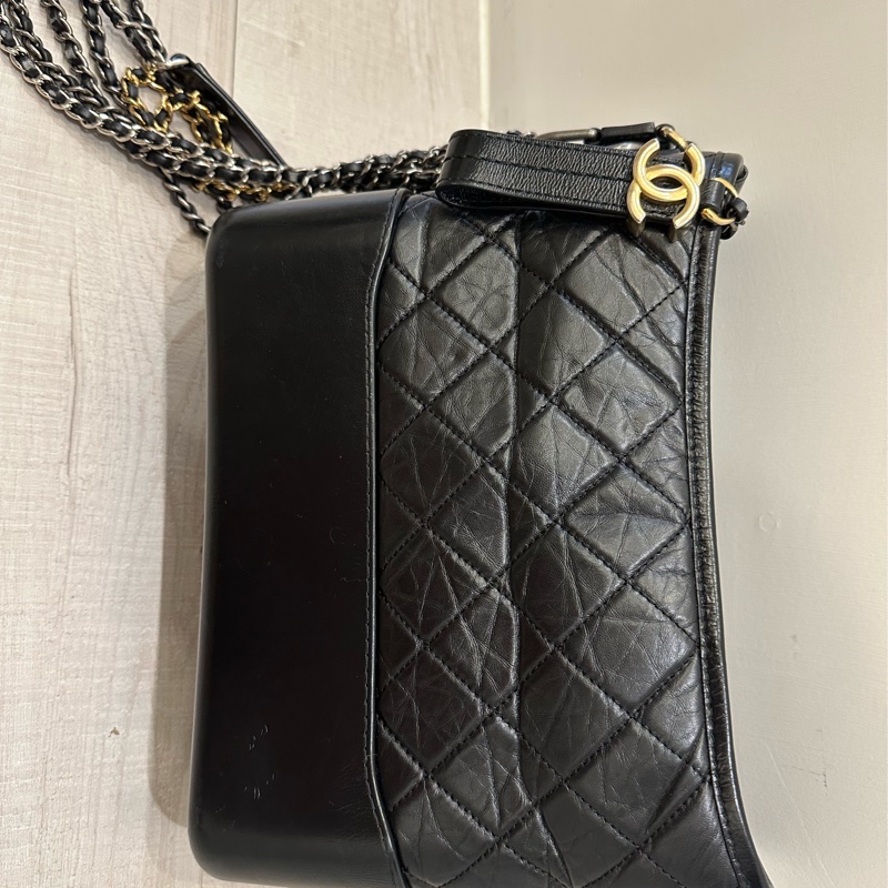 Chanel 9成新 中號黑金流浪包 雙鏈條-6