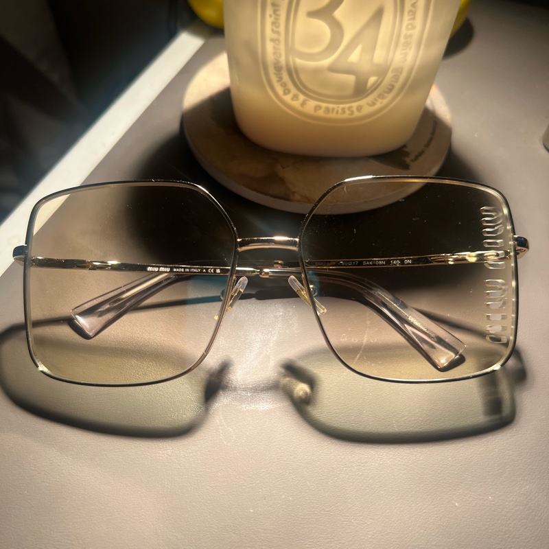 miumiu方框墨鏡-5
