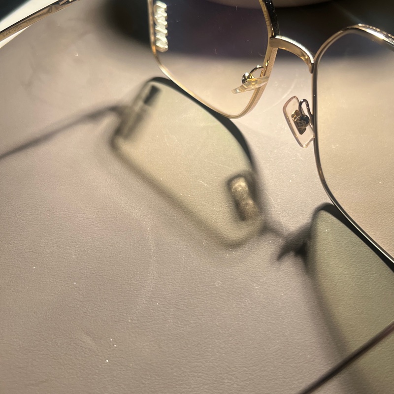 miumiu方框墨鏡-12