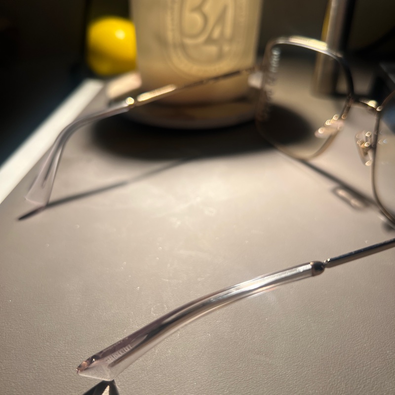 miumiu方框墨鏡-13