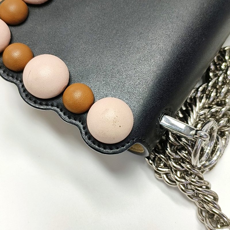 FENDI Kan I小號拼色牛皮鉚釘單肩包銀色五金可拆卸肩帶-9