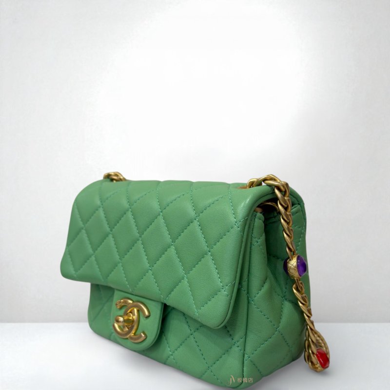 CHANEL 綠色羊皮金釦寶石鏈方胖子-1