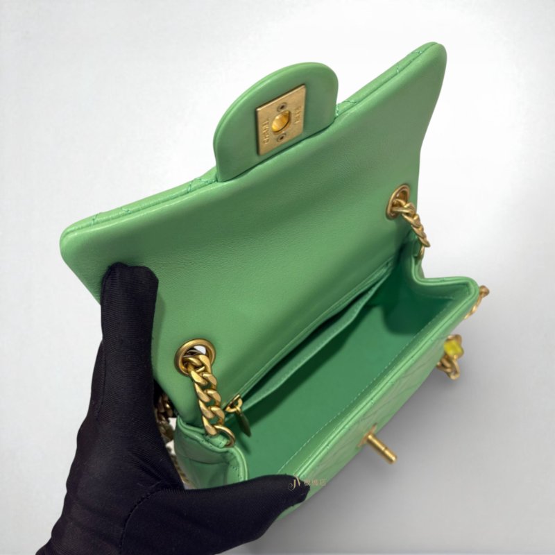 CHANEL 綠色羊皮金釦寶石鏈方胖子-5