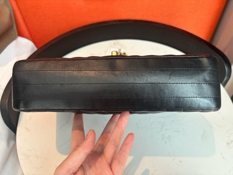 Chanel • 經典Cf 25 黑金山形紋羊皮口蓋包 中號-10