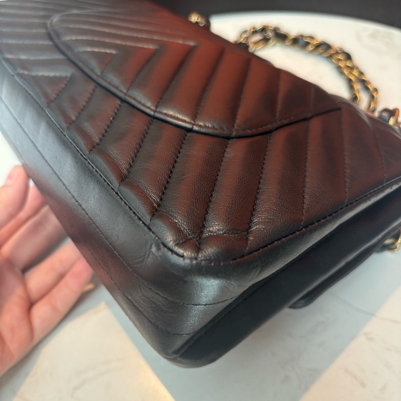 Chanel • 經典Cf 25 黑金山形紋羊皮口蓋包 中號-17