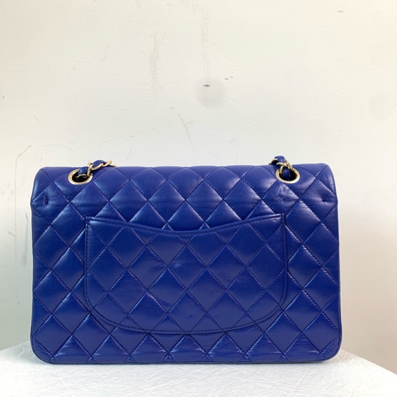 Chanel • 經典Cf 25 寶石藍金釦小羊皮口蓋包 中號-9