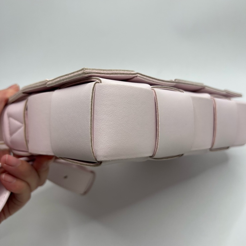 Bottega Veneta葆蝶家 时尚格子编织 羊皮革 豆腐包手拿单肩斜挎包 女款 粉色-4