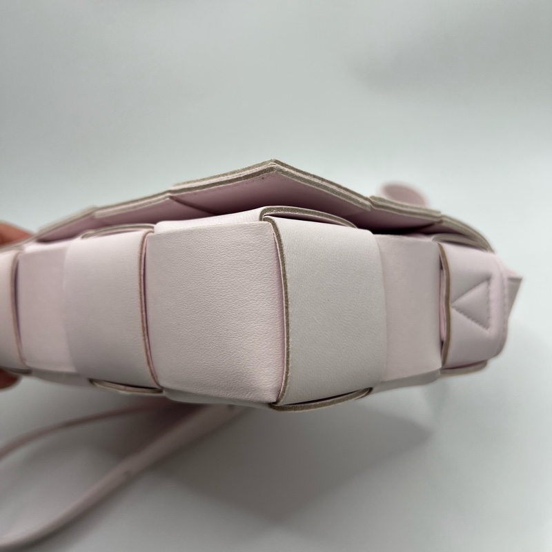 Bottega Veneta葆蝶家 时尚格子编织 羊皮革 豆腐包手拿单肩斜挎包 女款 粉色-5