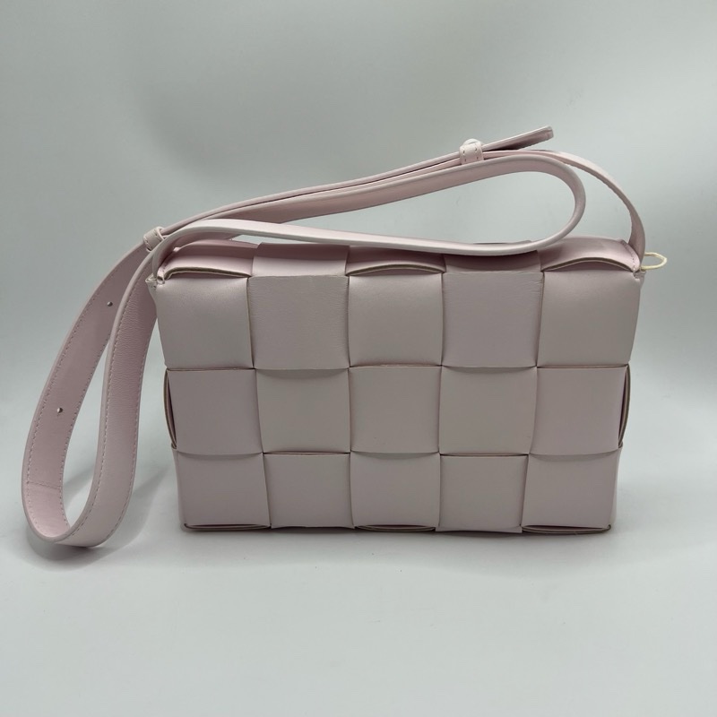 Bottega Veneta葆蝶家 时尚格子编织 羊皮革 豆腐包手拿单肩斜挎包 女款 粉色-11