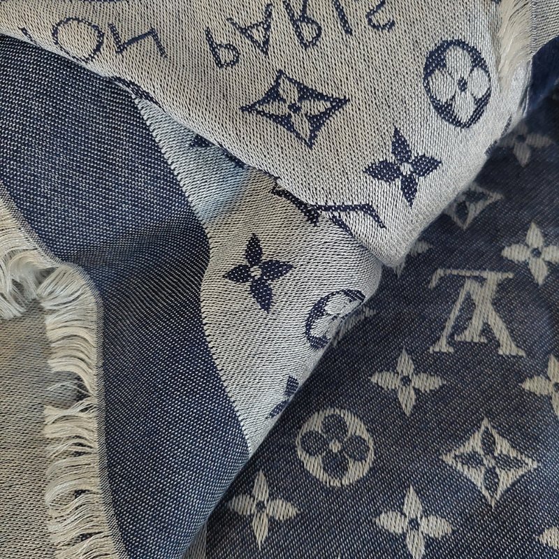 LV M71376 Monogram Denim 披肩/滿版老花/羊毛絲綢披肩/圍巾~二手-10